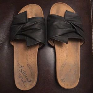Naturalizer black slide sandals
